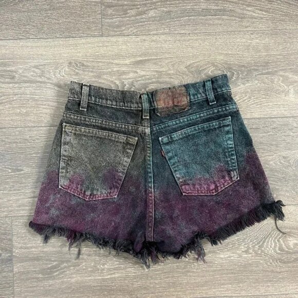 Vintage Levi's Women's 501 Jeans Shorts Black Denim High Waist Cutoffs 90s Y2k - Picture 12 of 13